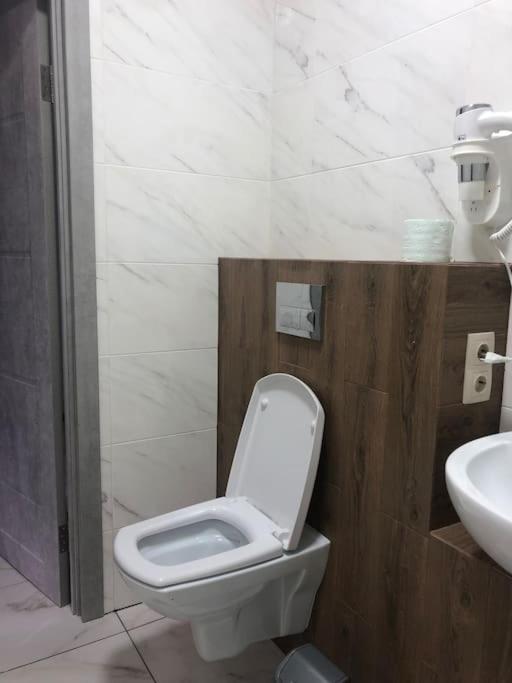 Apartment On Zarwanska Street Камианец-Подилский Екстериор снимка