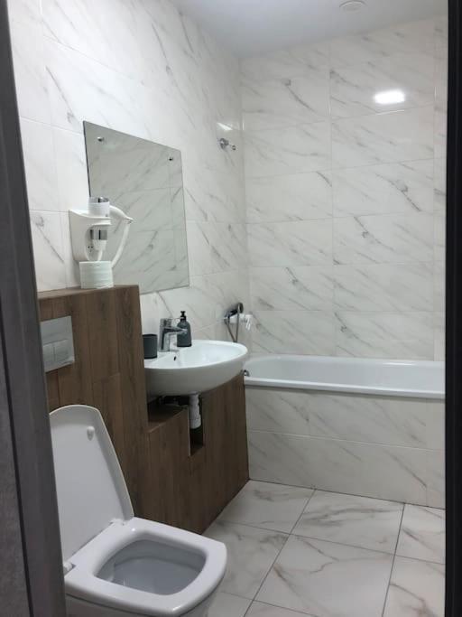 Apartment On Zarwanska Street Камианец-Подилский Екстериор снимка